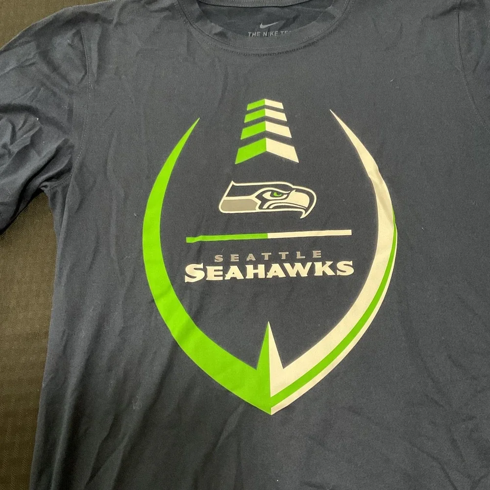 Seattle Seahawks Shirt Mens Small‎ Blue NFL Football Nike Dri Fit Tee T-Shirt